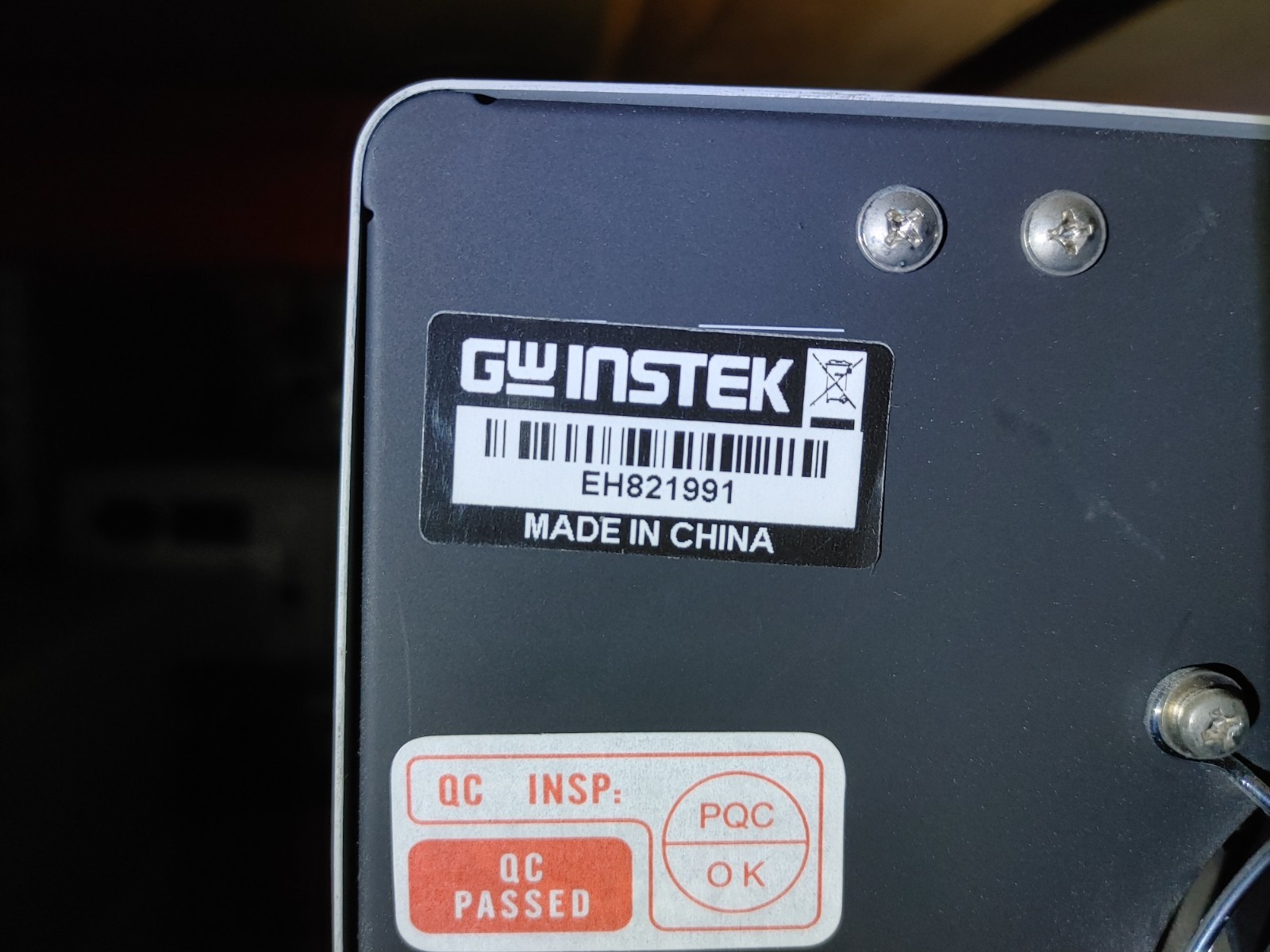 GW INSTEK GPC-3030D Dual Tracking with 5V Fixed Laboratory DC Power Supply