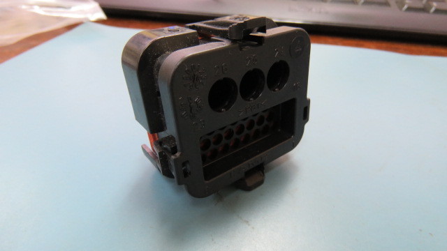 AMP/ TYCO/ TE CONNECTIVITY 109207-4 Qty of 3 per Lot PLUG ASSY, 23+3 POS HYBRID