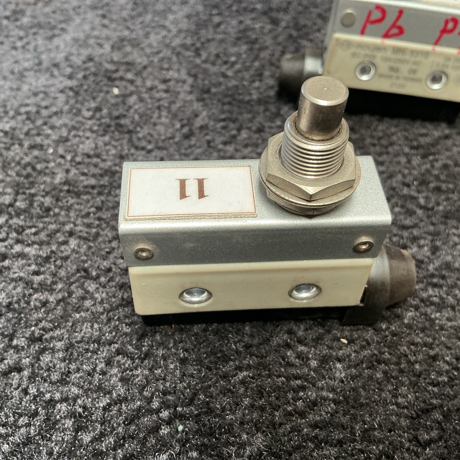 Moujen Mn-5310 Limit Switch Lot Of 4. Preowned Tested