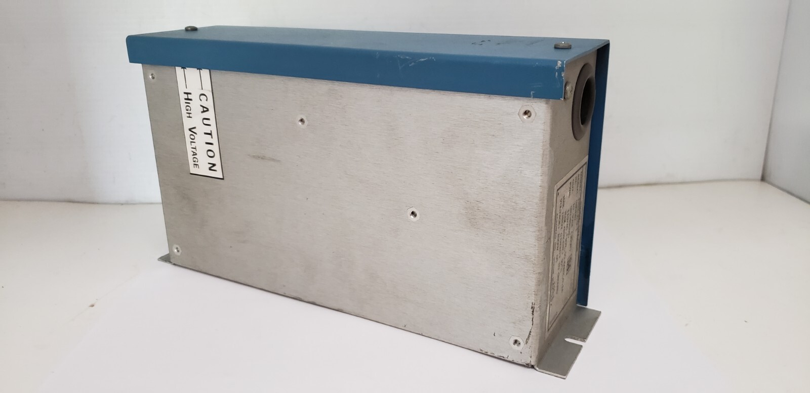 ACROMAG 1702-Z-U-1 SIGNAL ISOLATOR, IN:10-50mA, OUT:UNIVERSAL, 115VAC, NNB