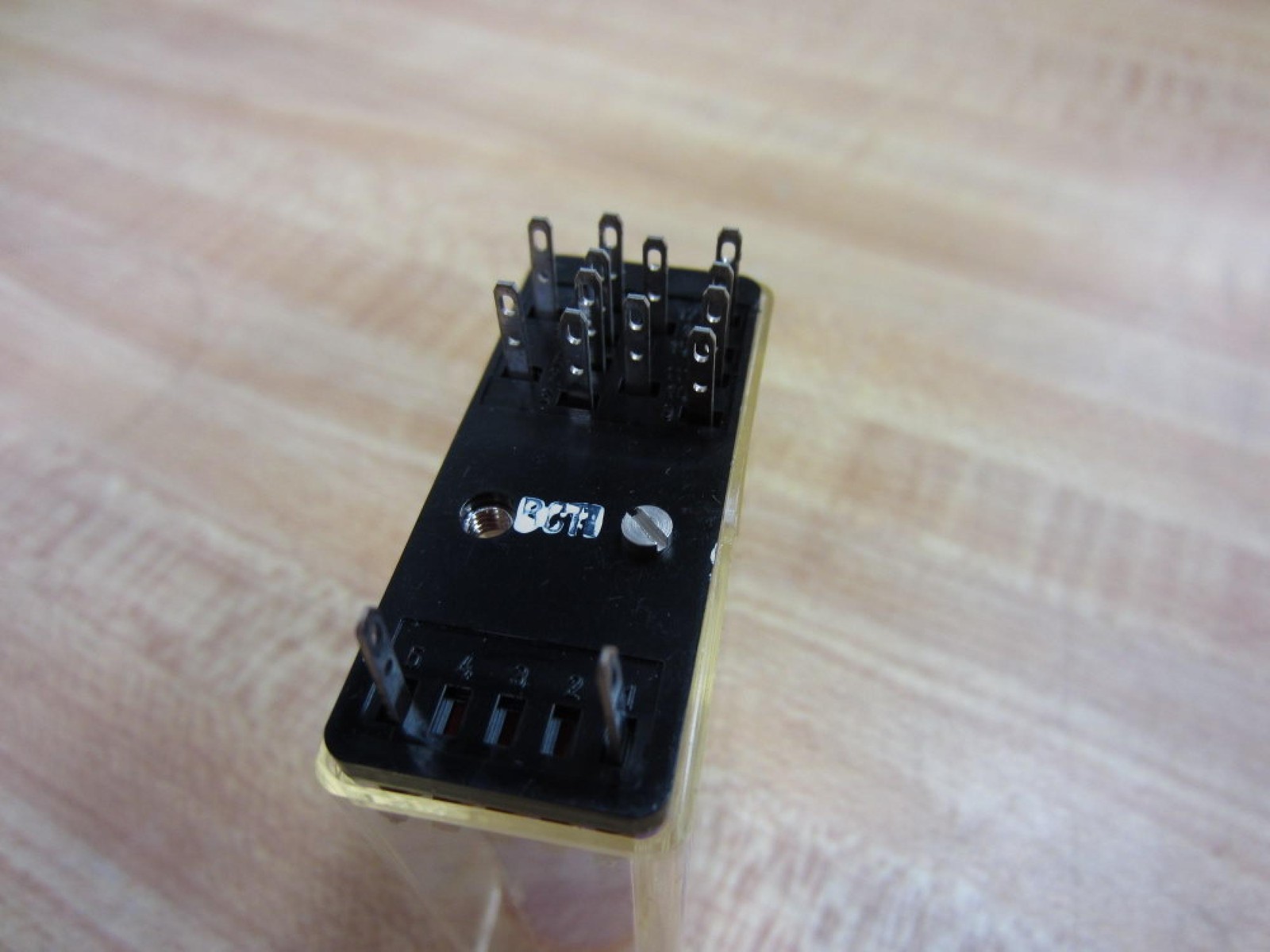 Siemens V23006-G1014-A034 Relay V23006G1014A034