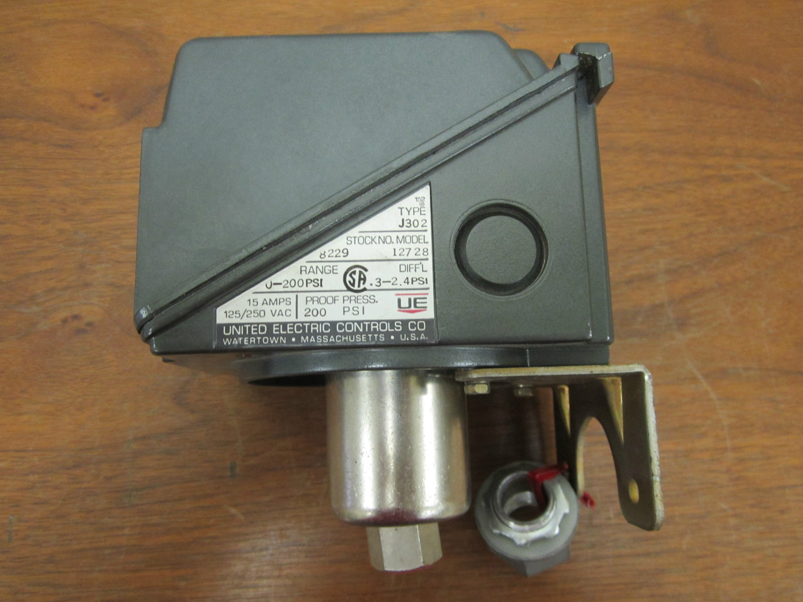 UNITED ELECTRIC PRESSURE CONTROLLER J302