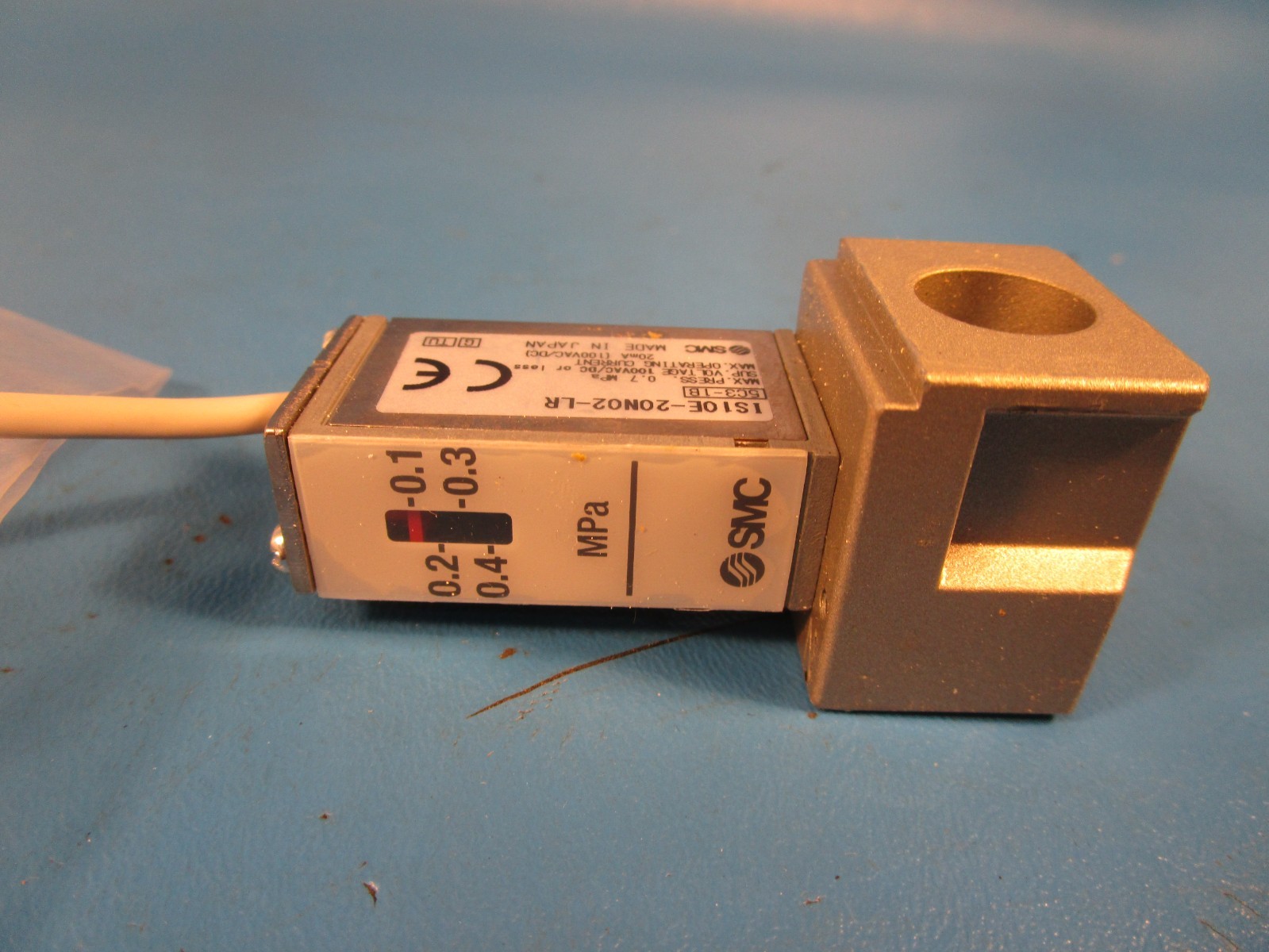 SMC IS10E-20N02-LR, PNEUMATIC SOLENOID VALVE 100V-AC 100V-DC 0.7MPA