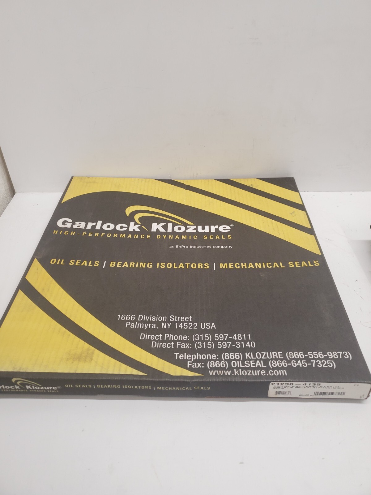 NEW IN BOX! GARLOCK 64X4135 16.000″ OD SS OIL SEAL 21238-4135