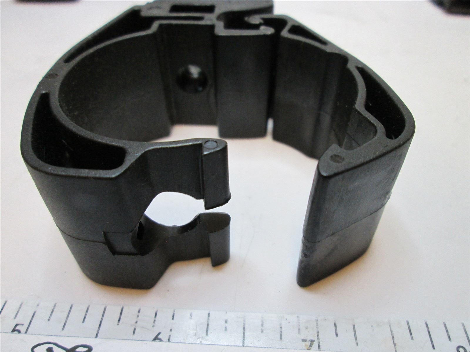 Parker 6697 40 01 Black Polyamide 40mm Pipe Clamps w/ 1/4″ Threads – Lot of 8