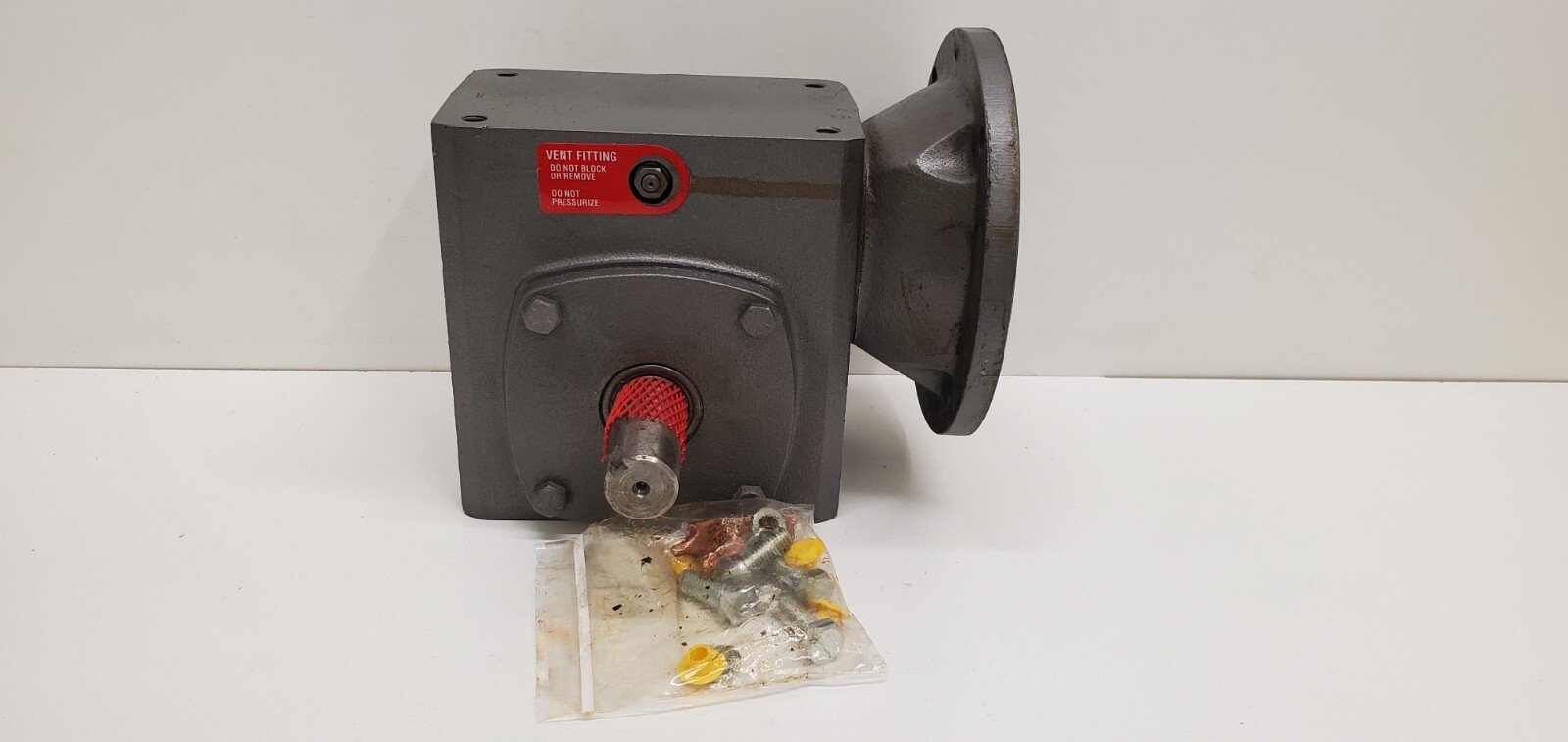 NEW OLD STOCK! BALDOR 25:1 RATIO 1750RPM GEAR BOX F-921-25-B5-G