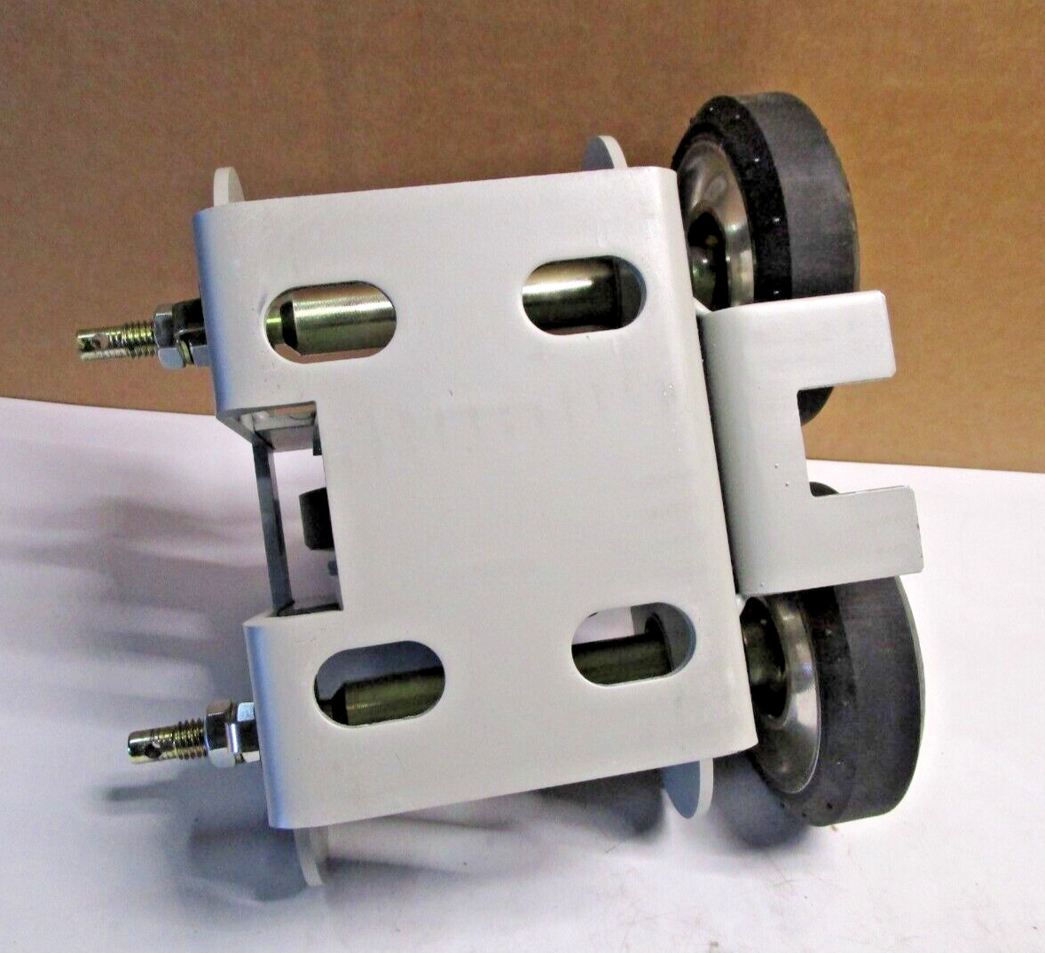 ADAMS ELEVATOR ROLLER GUIDE ASSEMBLY / 627D989G03