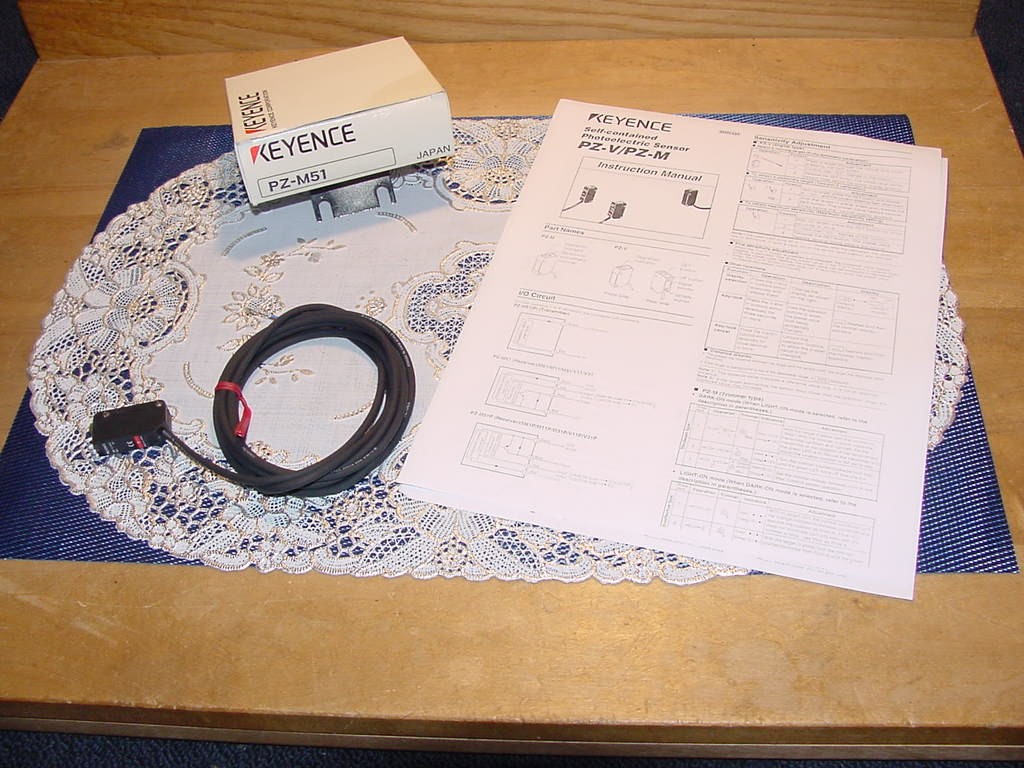 Keyence PZ-M51 , Square Transmissive Cable Type, NPN, 12-24VDC, BU OV, New Open