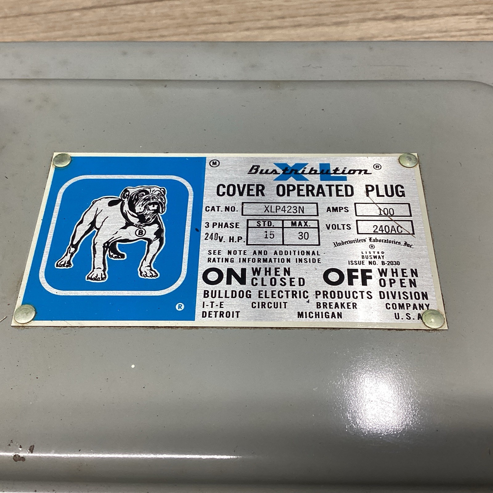 BULLDOG XL COVER OPERATED PLUG XLP423N 100A 240AC 3PH ENCLOSURE #815E134PR6*CO