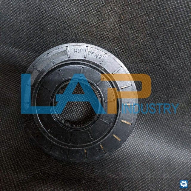 1PCS NEW FOR 28-77-8/15 differential oil seal size 27X77X8/15