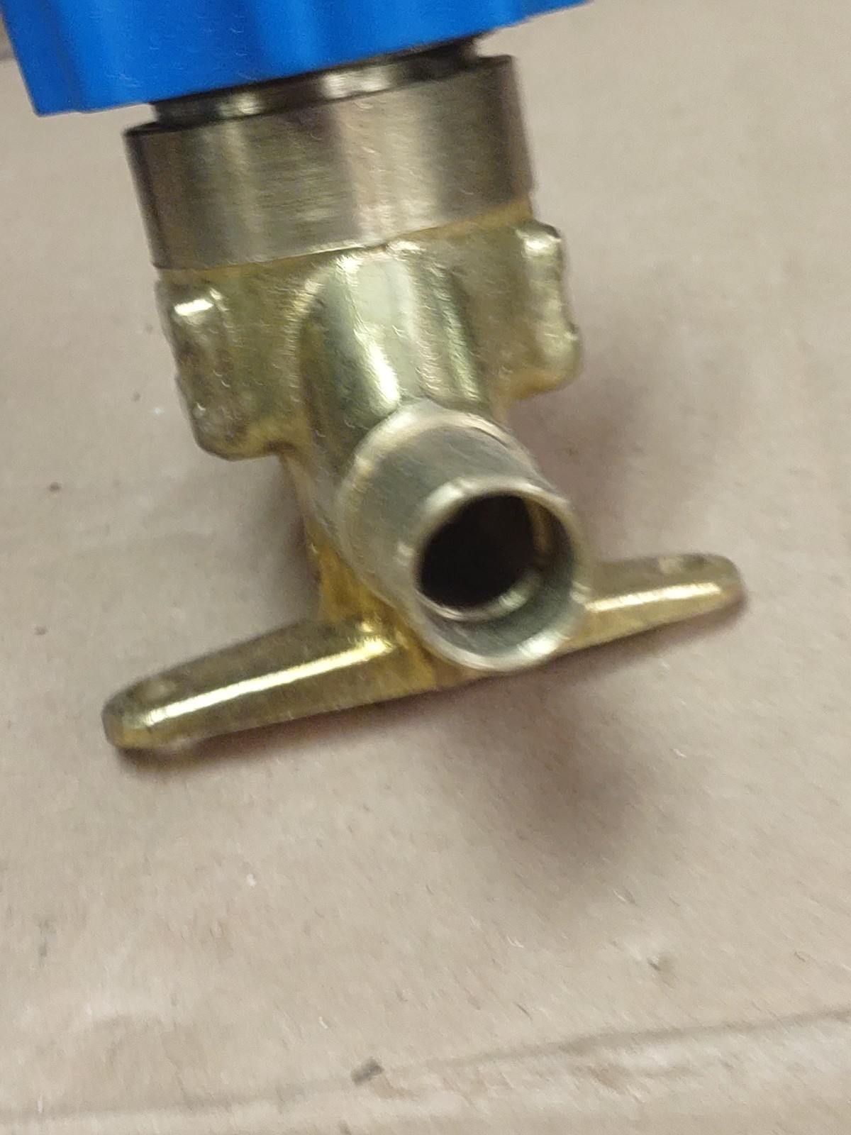 Mueller Industries A14841 1/2 Inch Straight Packless Line Valve