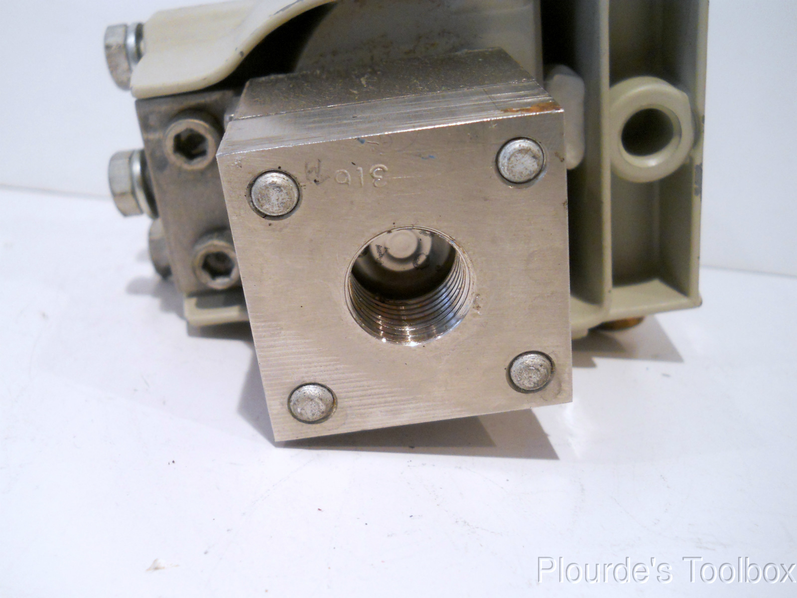 Unused Bailey Series 10K 1/2″ NPT Gage Press Transmitter KA11311, 50 PSIG