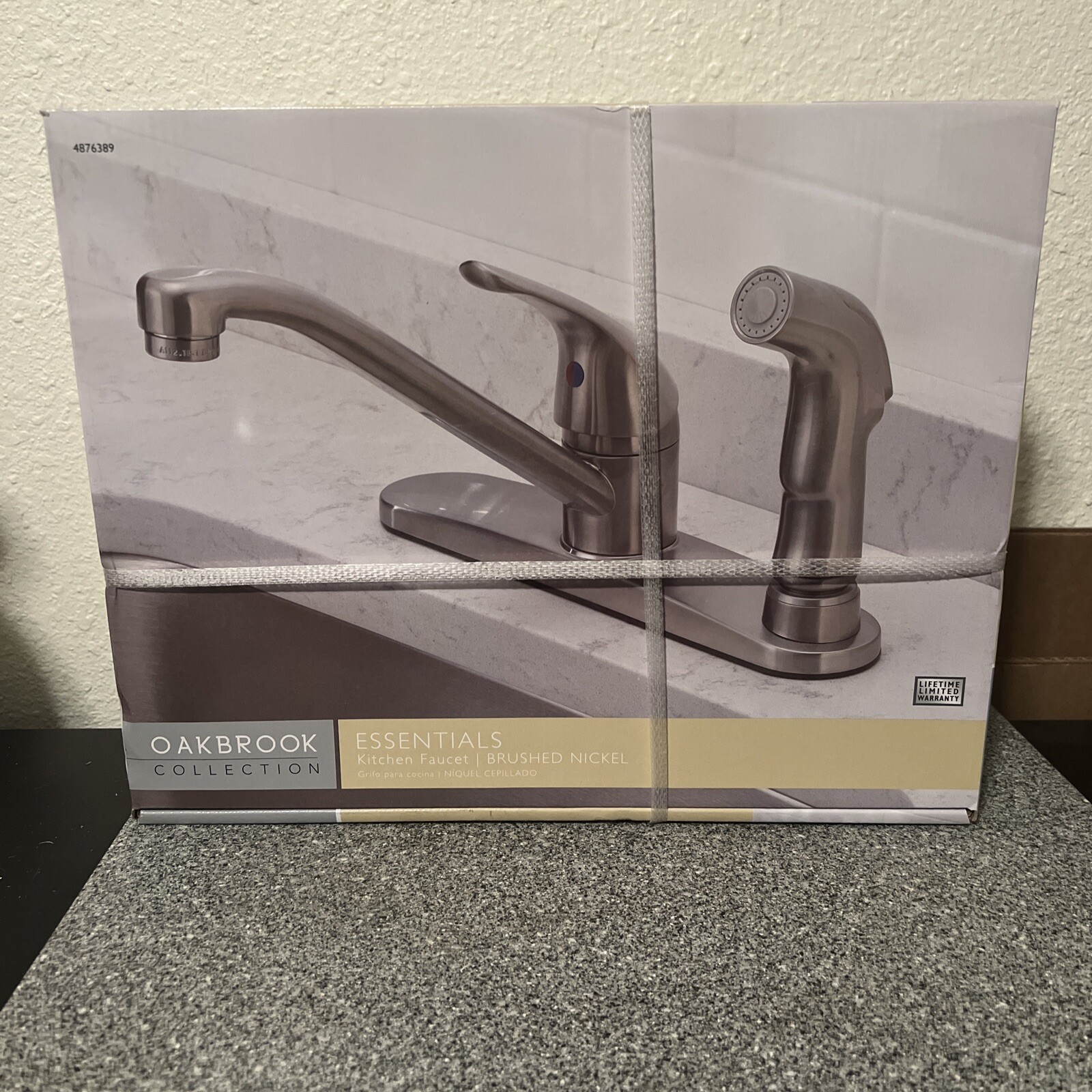 OakBrook 67210-2404 Brushed Nickel 1-Handle Kitchen Faucet with Side Sprayer