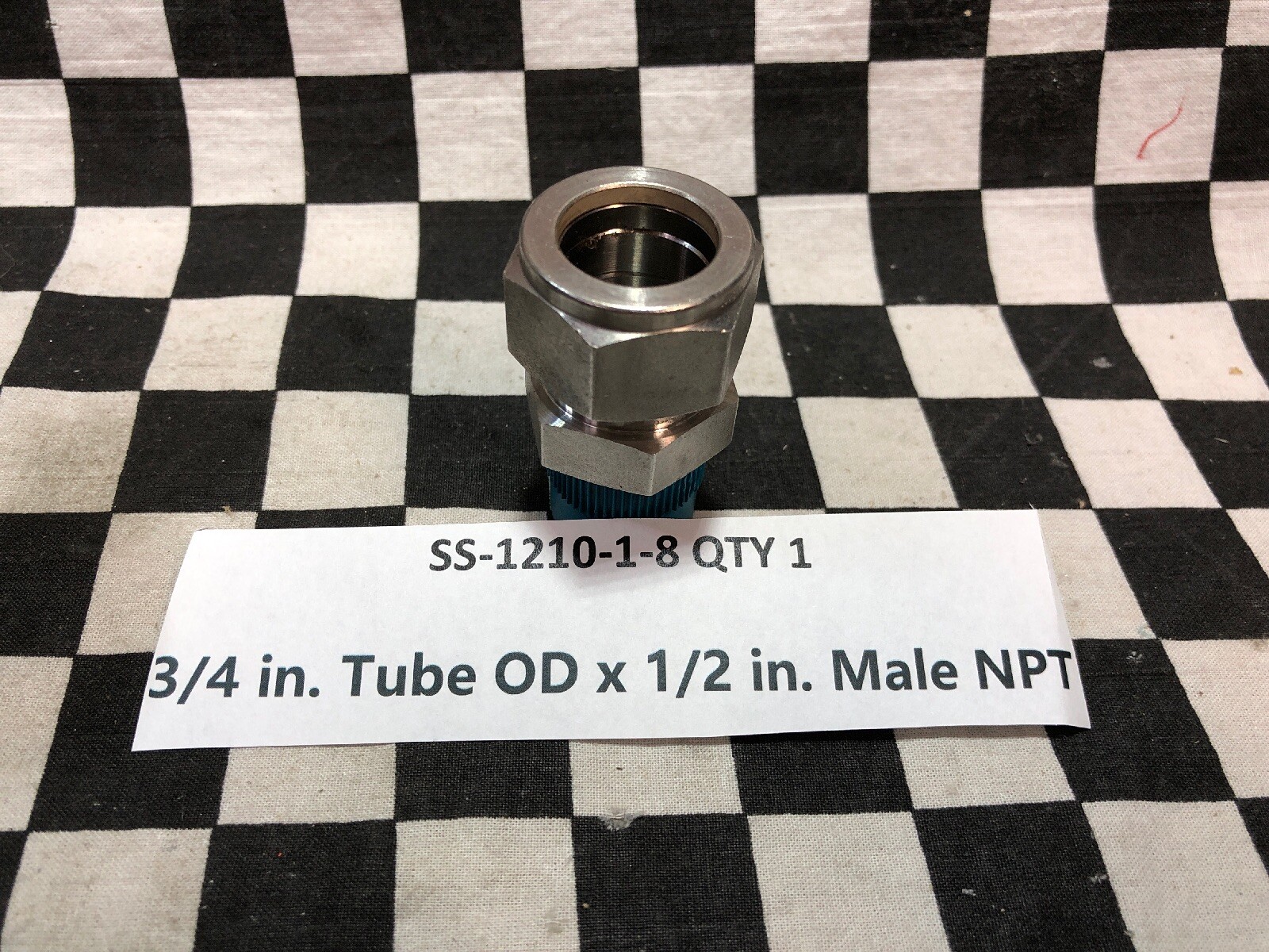 LOT OF 7 SWAGELOK SS-1610-1-12 (4X), SS-1210-1-8, SS-600-11-8, SS-1210-3#ZP12