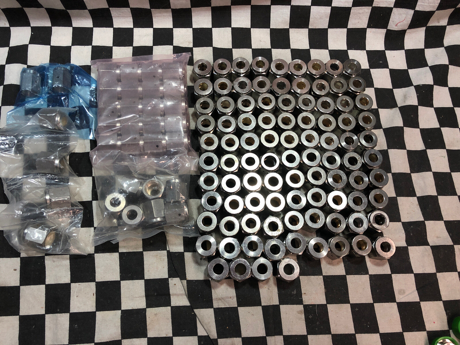 Parker/SWAGELOK/FUJKIN/ EWAL SS-4-VCR-1 & 4 BV-SS, Female Nut 1/4″, LOT OF 131