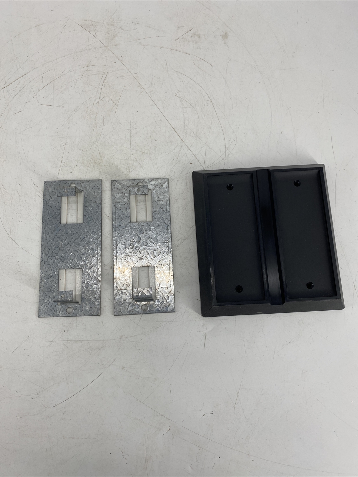 Tyco Electronics 555287-1 Undercarpet Telephone System Dual Tele Floor Kit