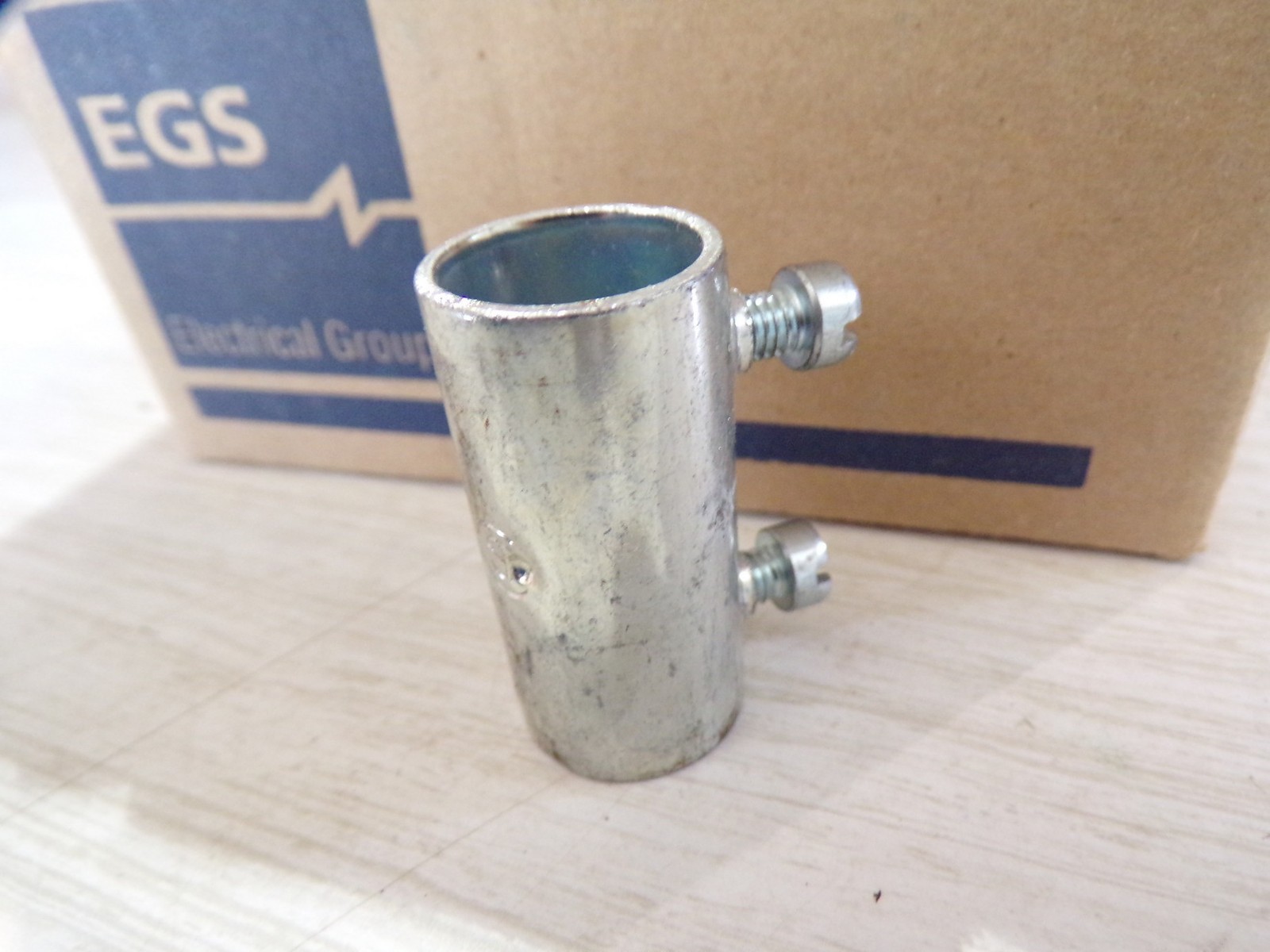 NEW EGS 5050S 1/2″ EMT Coupling, Box of 25 *FREE SHIPPING*