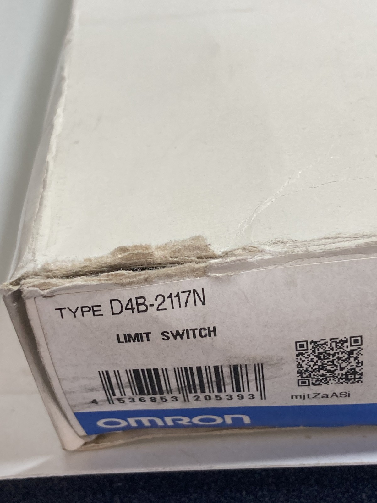 OMRON D4B-2117N LIMIT SWITCH ROD LEVER 1NO/1NC SNAP ACTION NIB