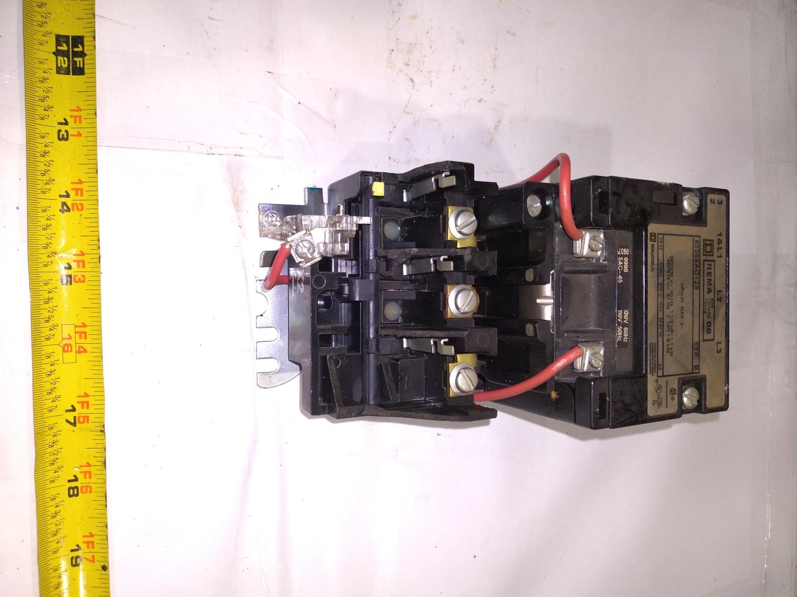 SQUARE D 8536SAO12S SER B 200-575V 60HZ 1 1/2-2HP 1.1-1.5KW