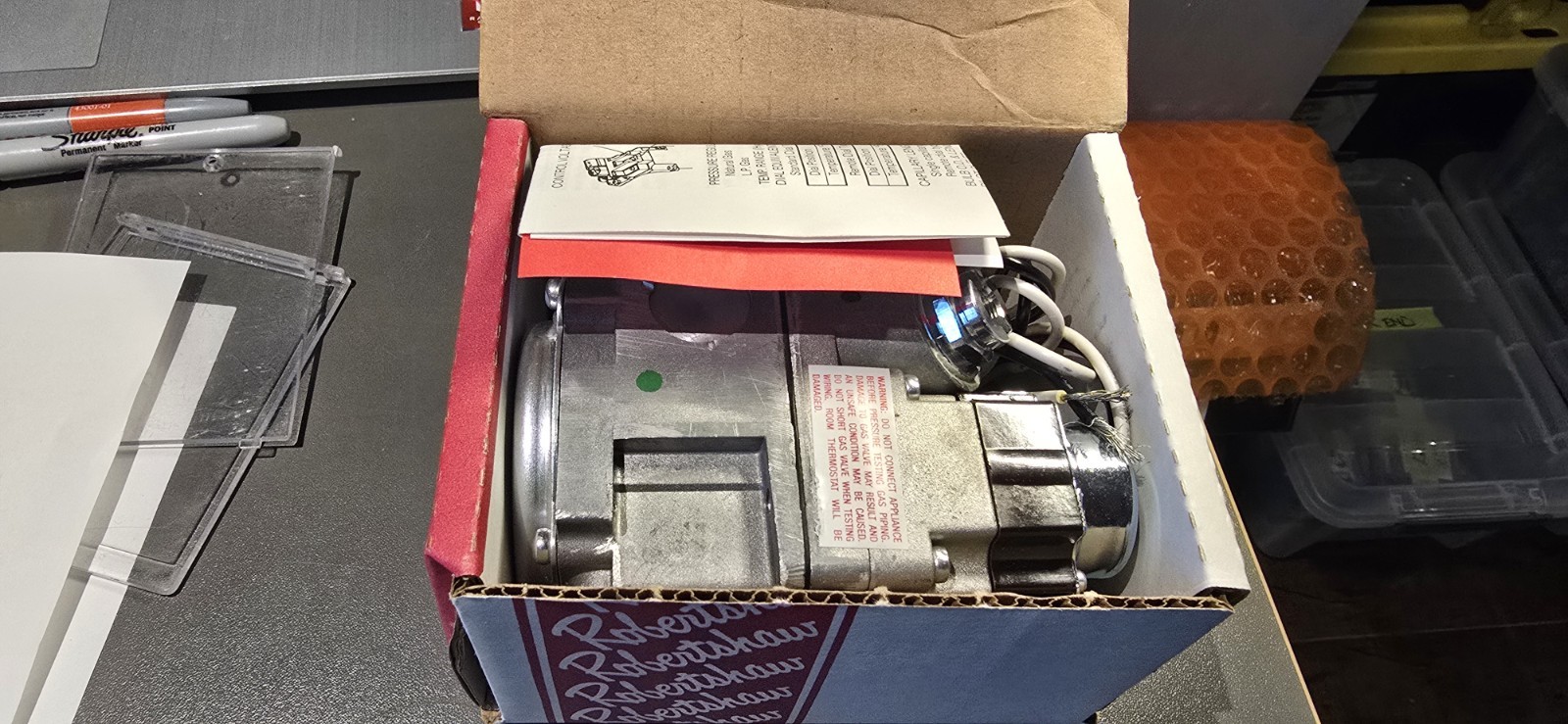 Robertshaw 700-454 Gas Valve 120V 3/4 x 3/4 Standing Pilot Natural Gas Valve NEW