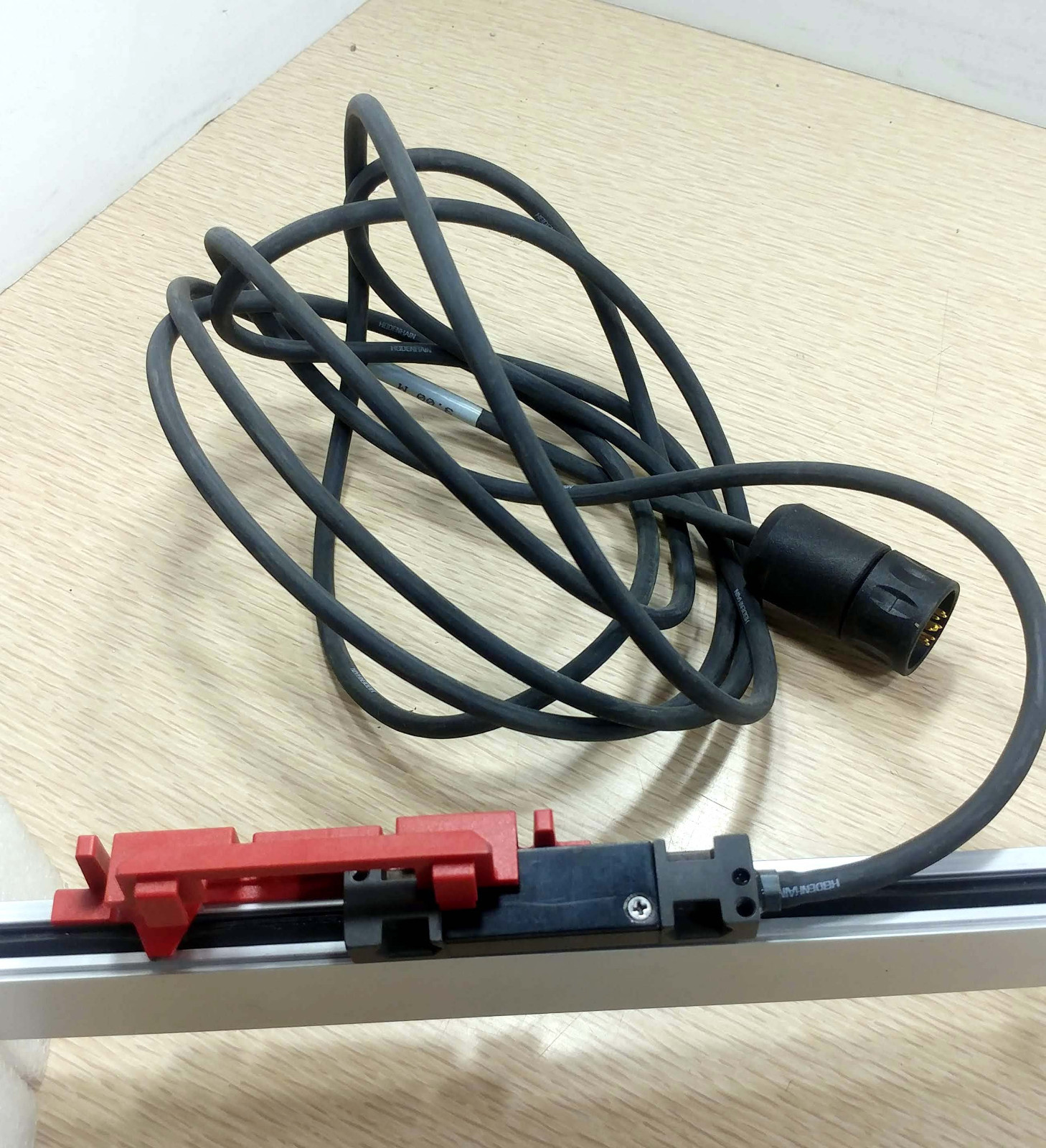 1 NEW HEIDENHAIN LS403 ML1140mm LINEAR MEASUREMENT UNIT NNB ***MAKE OFFER***