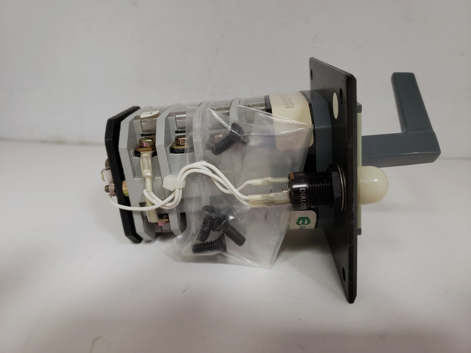ELECTROSWITCH PR-20-20PZD 1302C8 001 8329 ROTARY CAM SWITCH 4 POS MAINTAINED NNB
