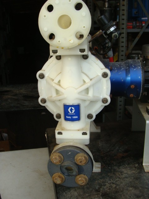 GRACO HUSKY 1050e DIAPHRAGM PUMP 650035 1050P-EA04BP2SPSPSPPT W/R27FAM56 GEARBOX