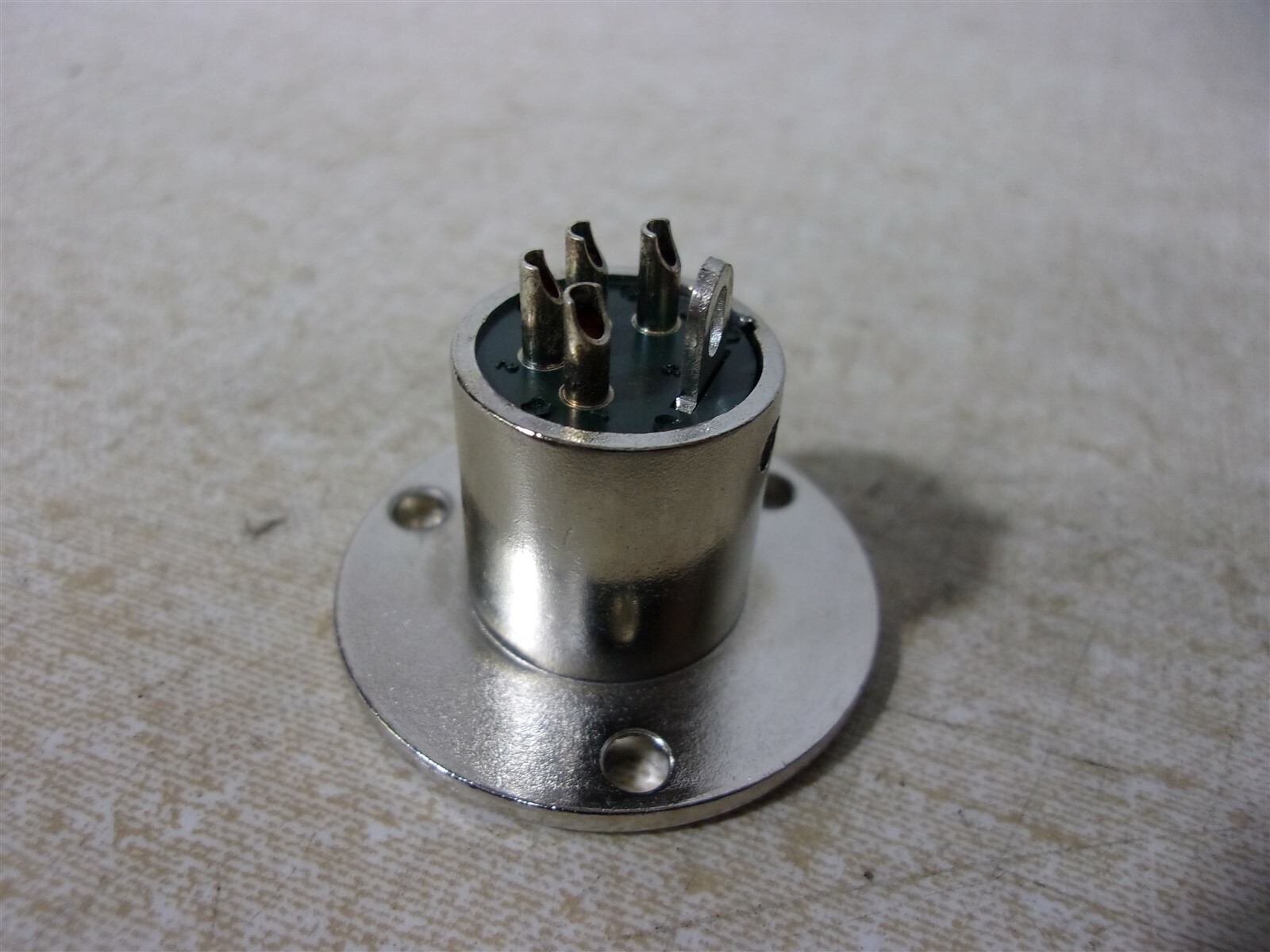 NEW Switchcraft C4M Panel Mount Connector Plug *FREE SHIPPING*