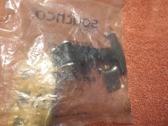 Southco 37-10-071-20 T Handle, Draw Latch Rubber Handle