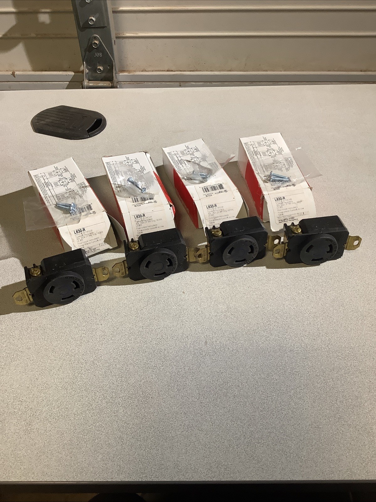 Legrand L630-R Turn Lok Receptacle – Lot of 4 – New OLD STOCK