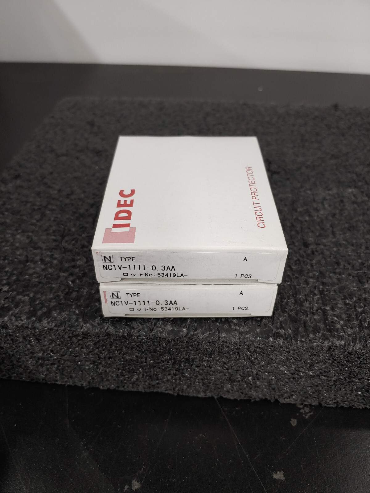 Lot of 2 IDEC NC1V-1111-0.3AA NC1V Series 1 Pole 0.3A Circuit Protector