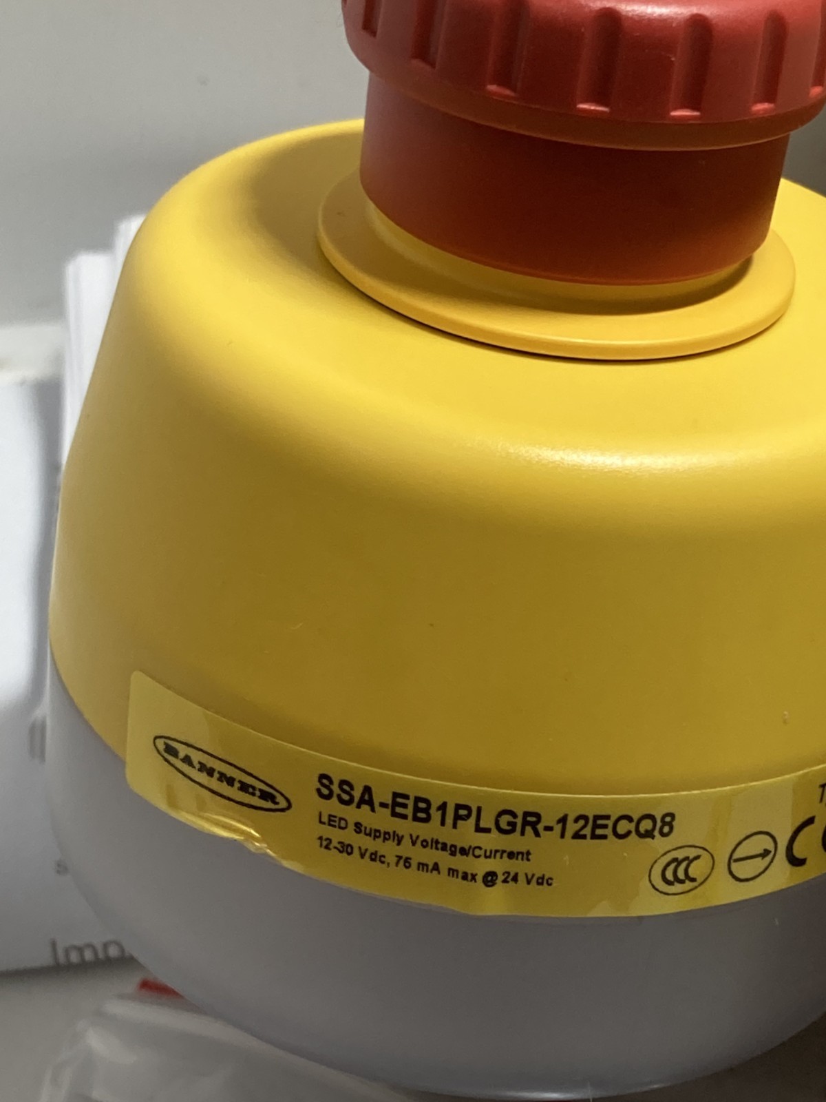 BANNER SSA-EB1PLGR-12ECQ8 EMERGENCY STOP PUSH BUTTON TWIST REL ILL 8 PIN PNP NIB
