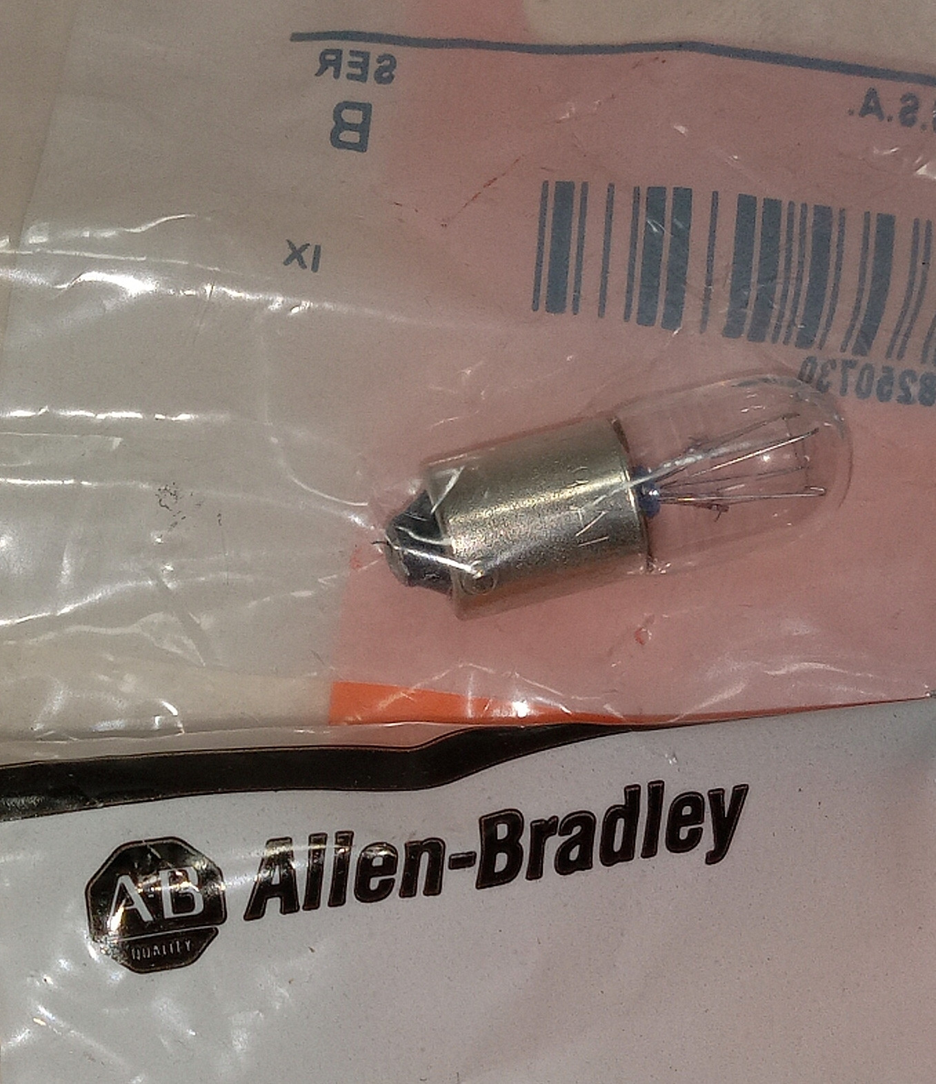 1 NEW ALLEN BRADLEY 800T-N169 130 VOLT MINIATURE LAMP NNB ***MAKE OFFER***