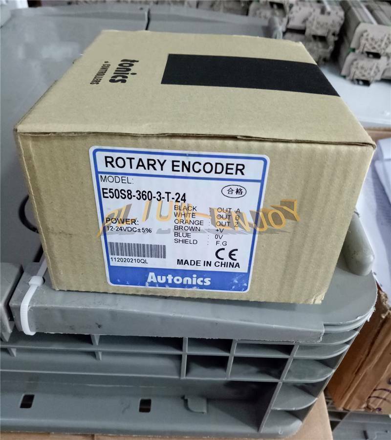 ONE NEW IN BOX Autonics E50S8-360-3-T-24 rotary encoder