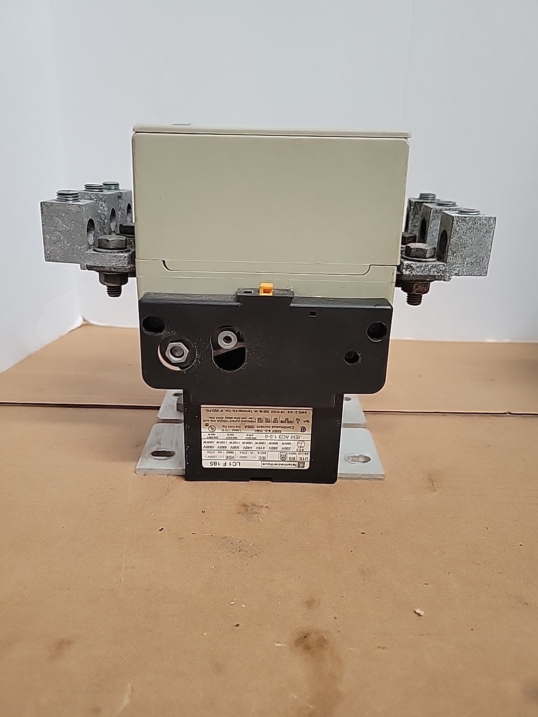 Schneider Electric Telemacanique 600VAC 200A Contactor Body LC1F185