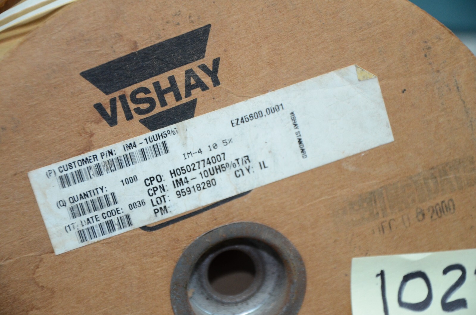 Vishay IM-4 10 uh 5% Molded Axial Leaded Inductor lot of 50 New Open box IM4