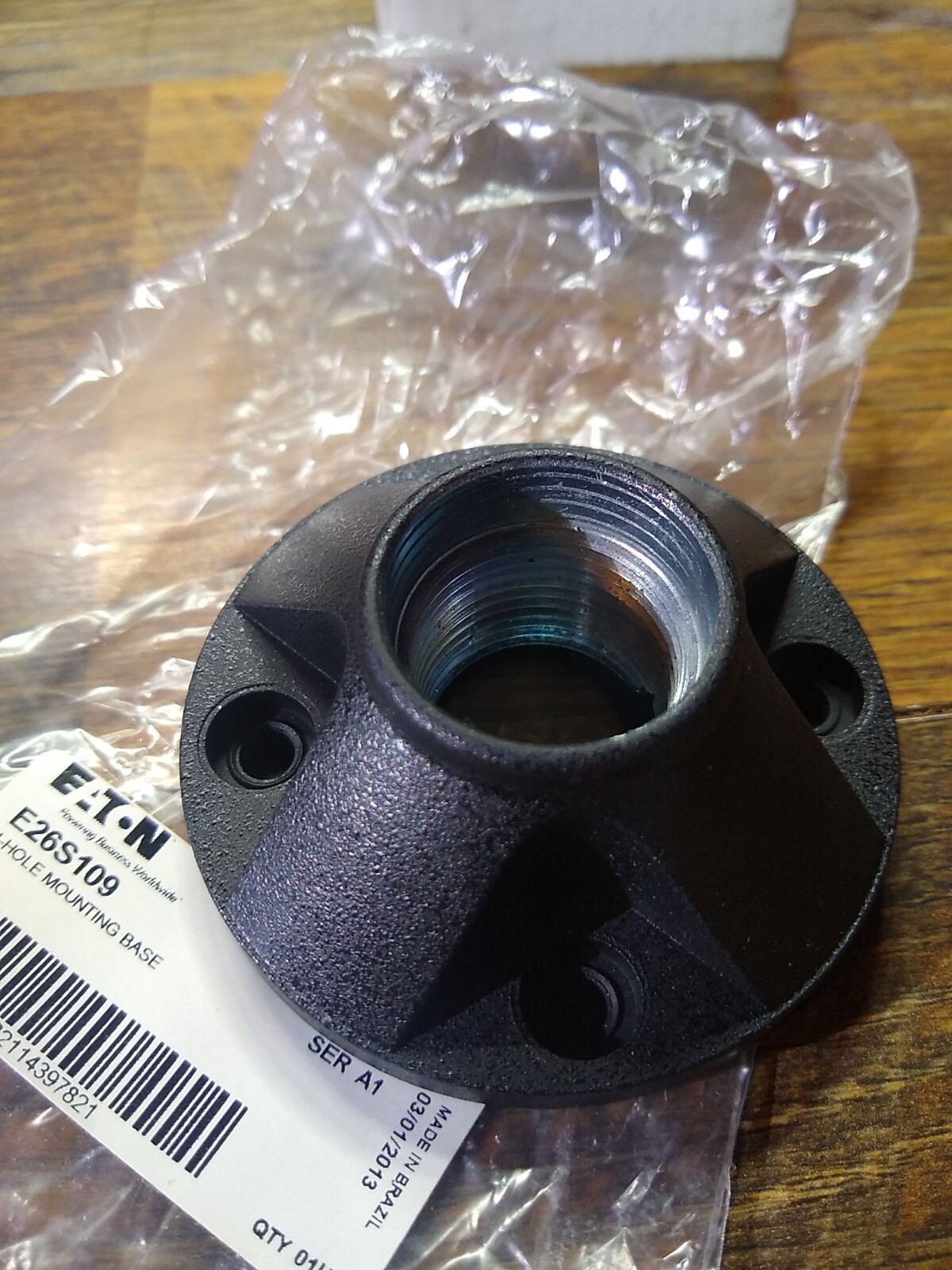 NOS – NIB Surplus Eaton E26S109 Stacklight Mounting Base