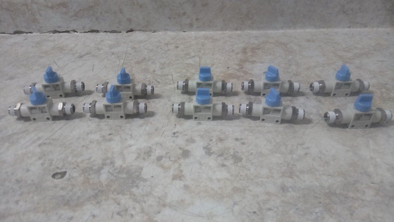 SMC VHK3A-02S-02S 10 Pk 1/4 In Port Connection Finger Valve