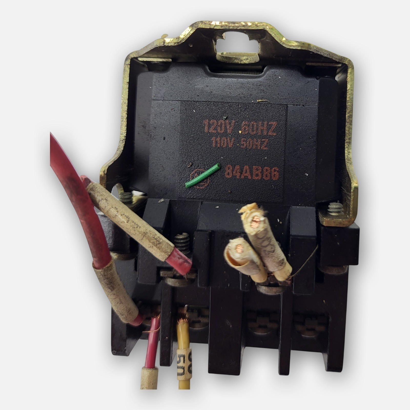 LOT OF 4 700-N400A1 /C CONTACTOR W/ 84AB86 COIL 120V/60HZ, 110V/50HZ