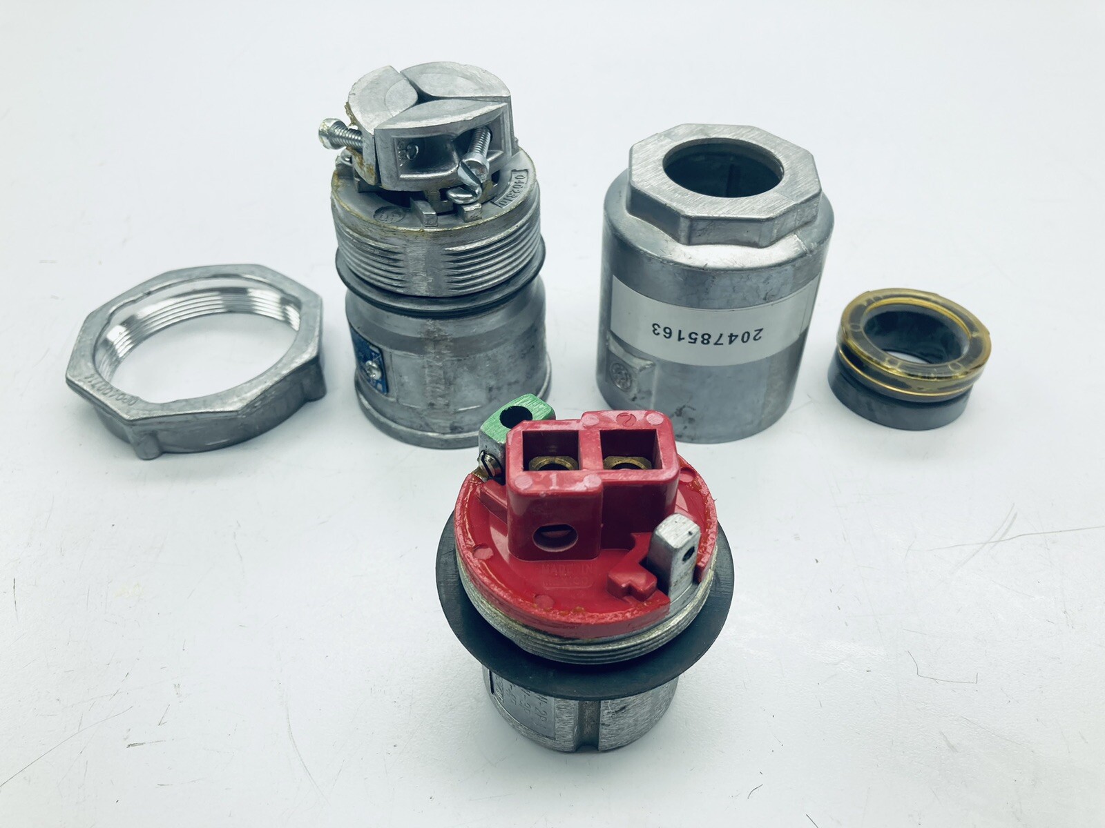 *FOR PARTS* EATON APJ3275 ARKTITE SERIES PLUG FOR HAZ. AREAS 30AMP 2POLE 2WIRE