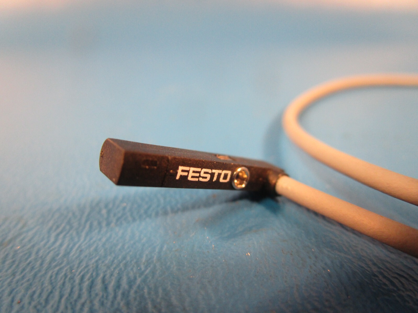 FESTO SMT-10M-PS-24V-E-0,3-Q-M8D, 551376 Proximity Sensor, 3 Pin
