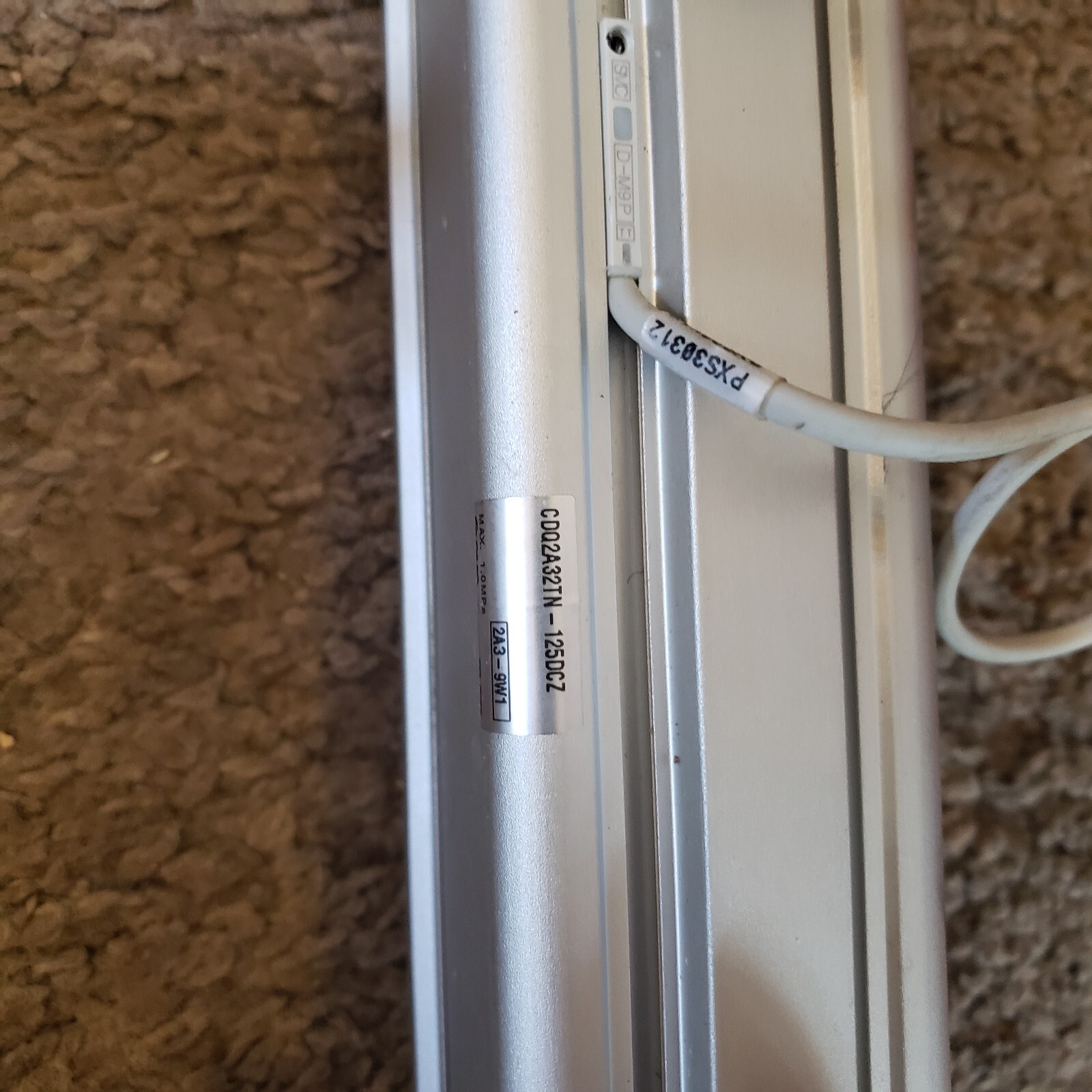 LOT o 2 SMC Pneumatic Cylinder 125mm Stroke w/ Switch D-M9PSAPC CDQ2A32TN-125DCZ
