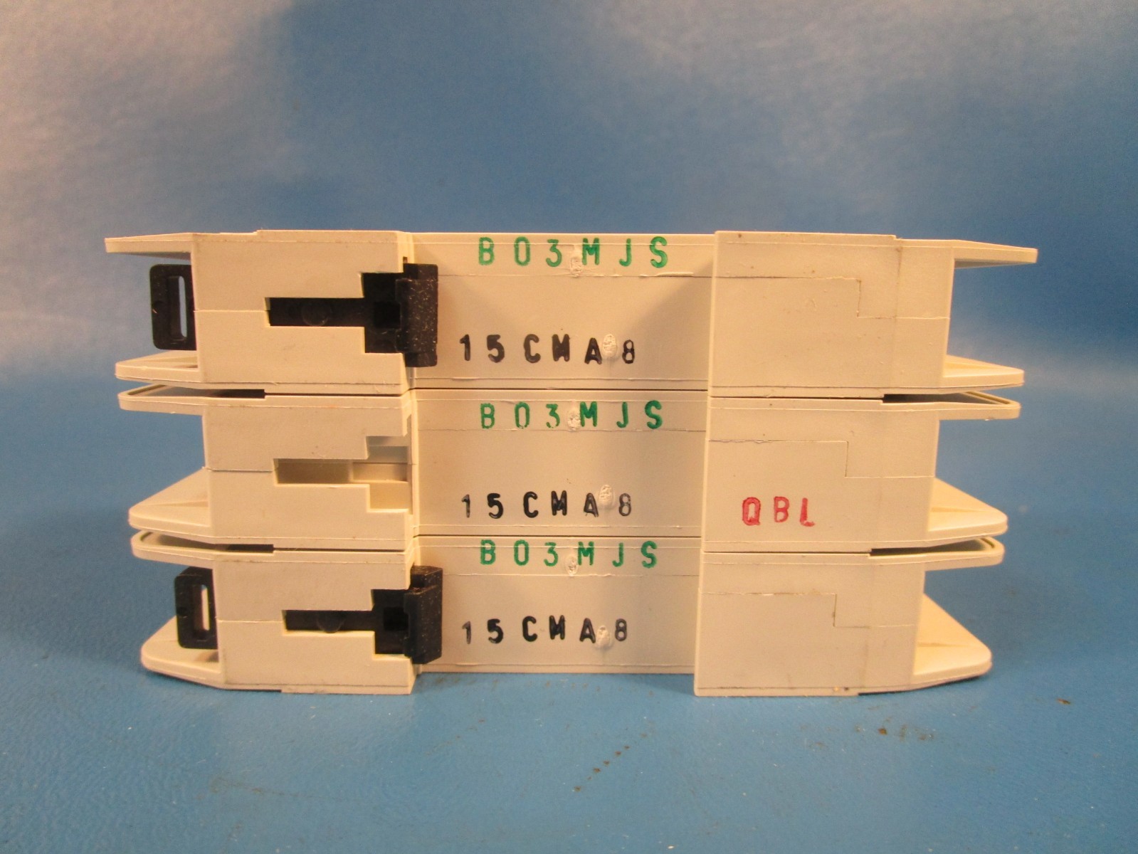 EATON FAZ-C15/3-NA, CIRCUIT BREAKER, THERMAL MAGNETIC, 14 KA, 15 AMP, 3 POLE, 27