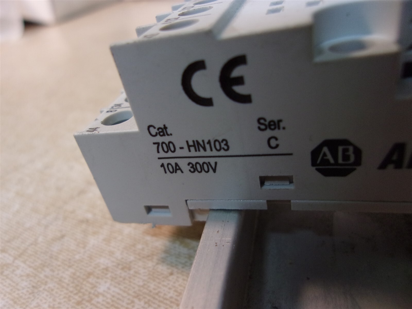 Allen Bradley 700-HN103 Relay Socket Terminal Rail Assembly *FREE SHIPPING*