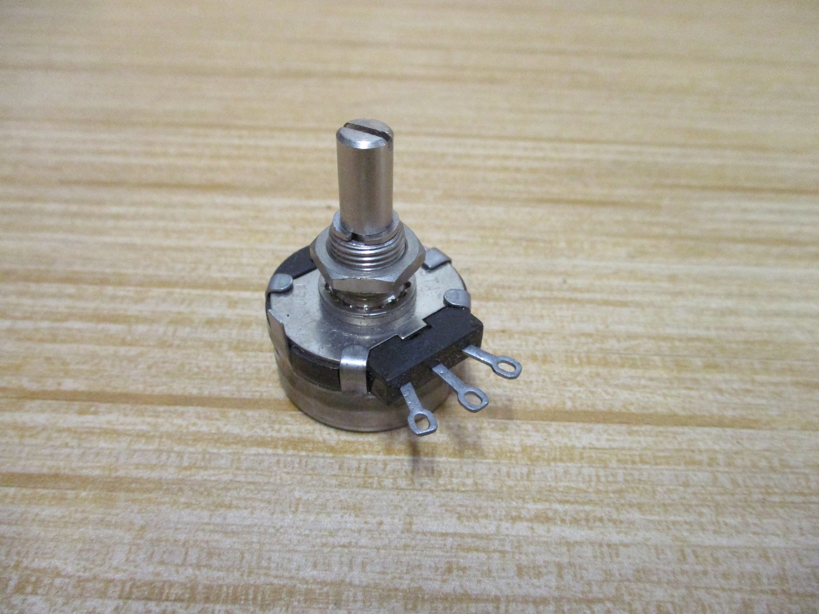 Clarostat RV4NAYSD253A Potentiometer 53C325K 25K Ohms