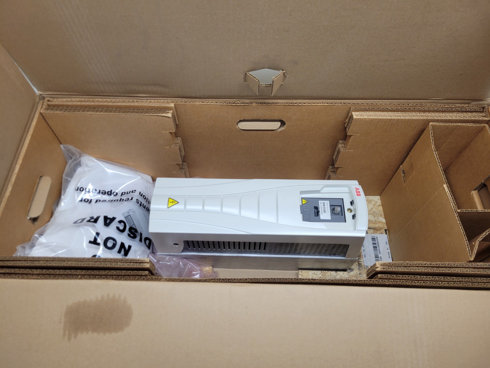 NEW OLD STOCK! ABB 15HP 11KW 500-600V 17A AC DRIVE ACS550-U1-017A-6+L512