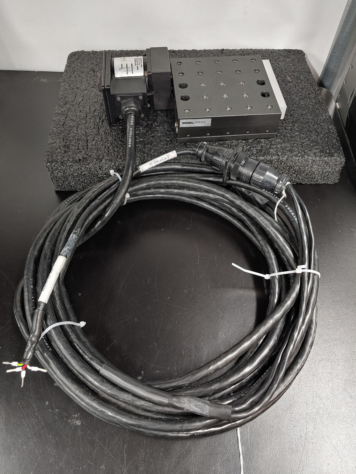 AEROTECH ACCUDEX ATS302 Linear Stage with 50SMC2N-K-30 Motor