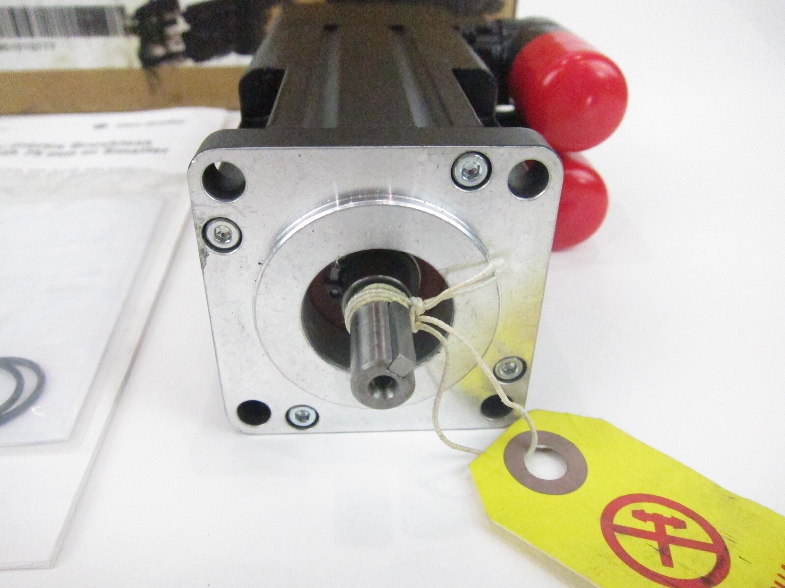 NEW Allen Bradley MPL-B1530U-EJ72AA MP Servo Motor MPLB1530UEJ72AA