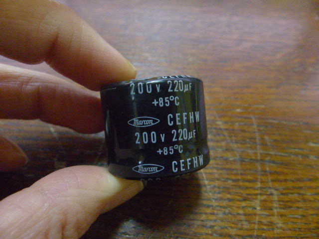 Marcon CEFHW2D221 Qty of 2 per Lot 220uf 200v Snap-In 23×30 85 deg. Marco