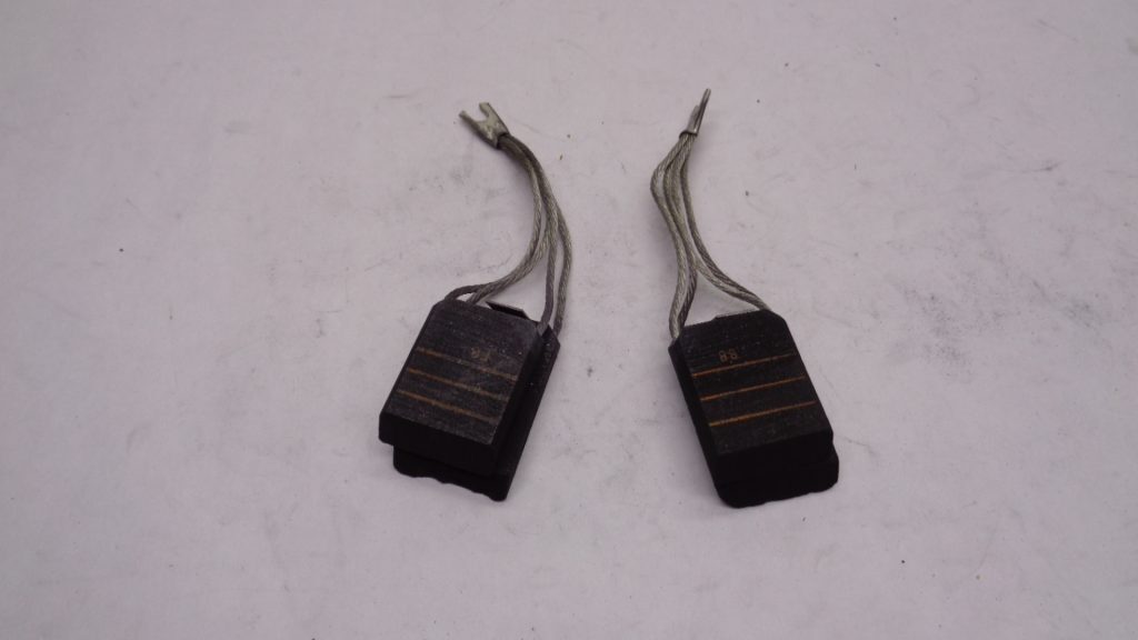 NEW LOT OF 2 RELIANCE RE41PH CARBON BRUSH
